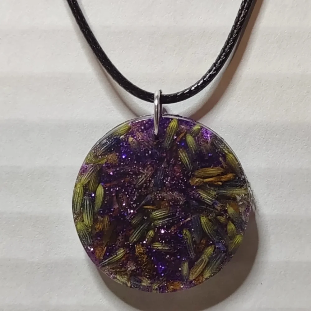 Lavender Dream Handmade Lavender Resin Pendant Set - Picture 2 of 7